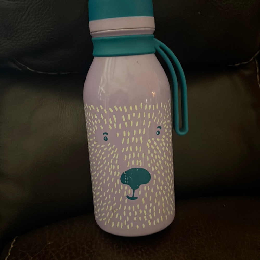 Keeps ur girl drink cold and perfect size